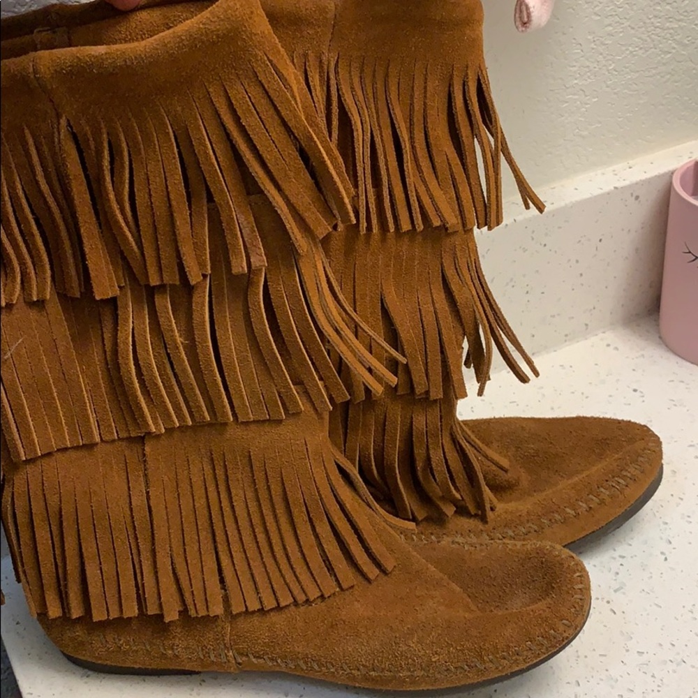 Minnetonka fringe boots